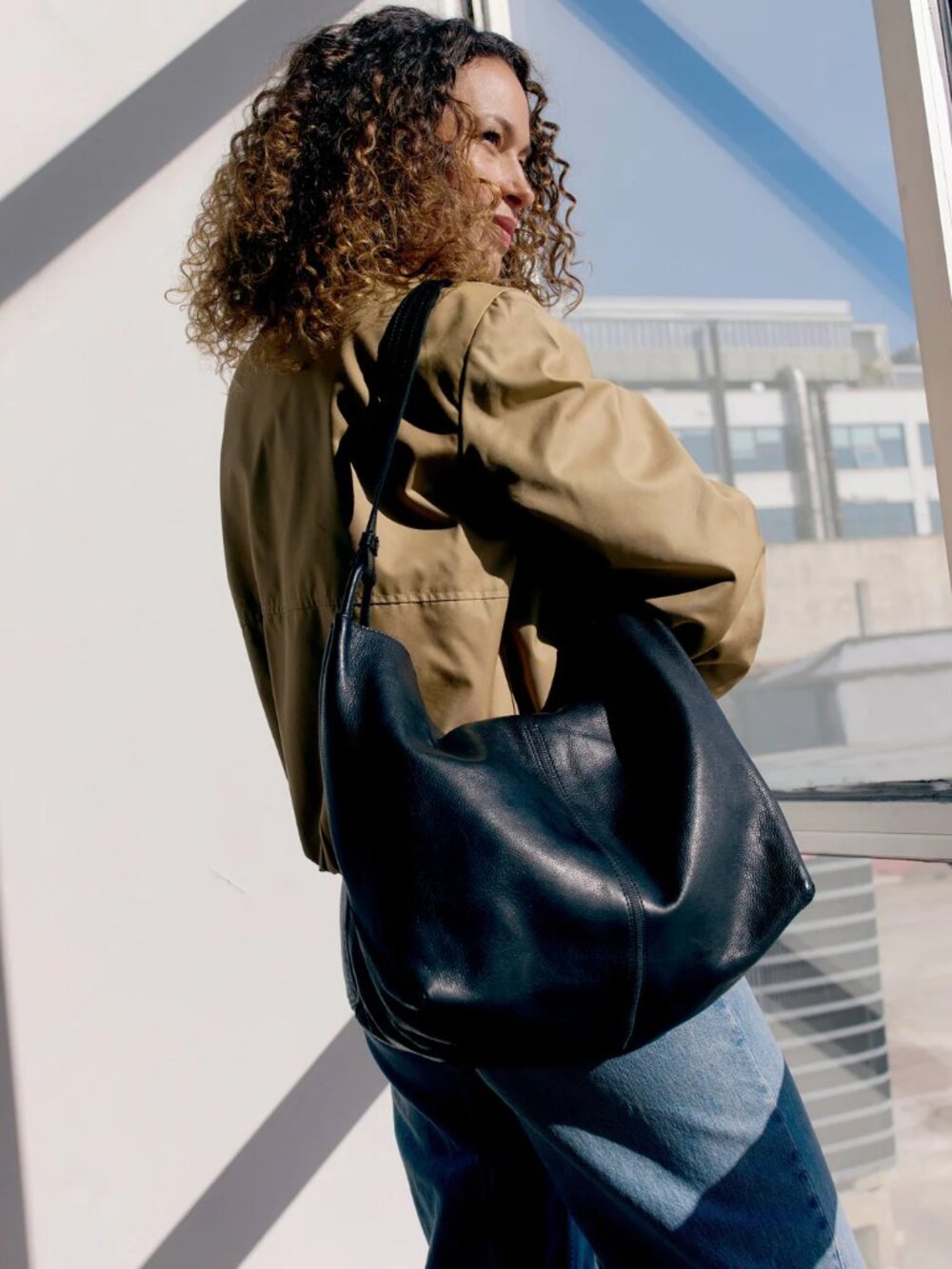 Latico Leathers Lyons Shoulder BAg Camel NEW - Picture 6 of 7